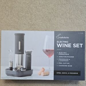 Rabbit  Electric Wine Set NWOT